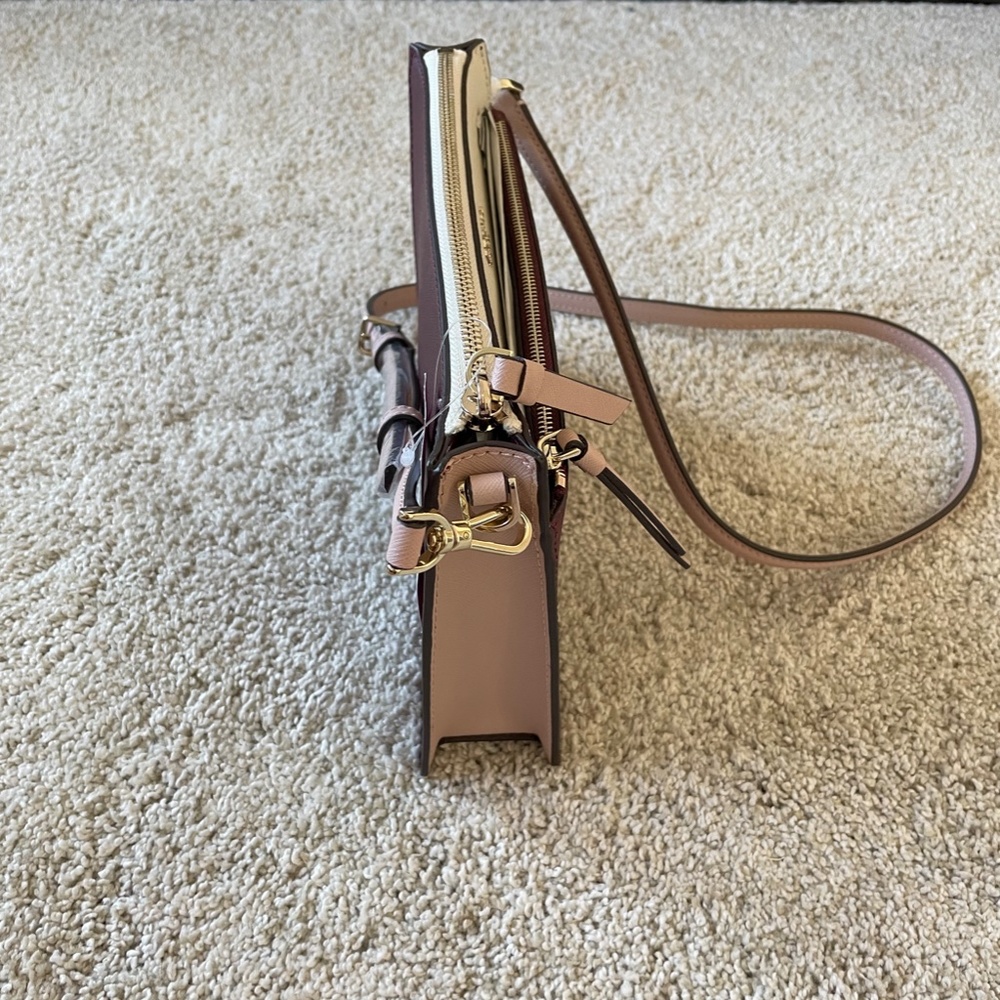 Kate Spade Crossbody Purse - Picture 3 of 3